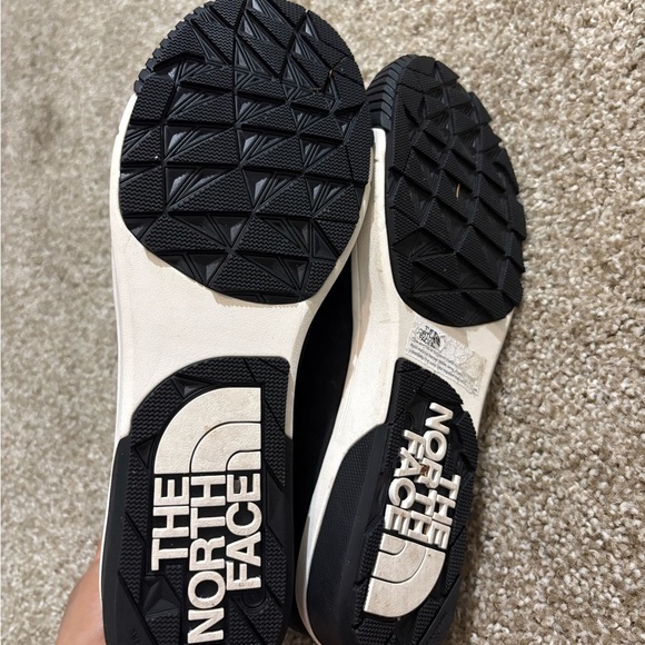 The North Face like new 🌟Women's Sierra Knit Waterproof Boots - Black and White - Picture 6 of 9